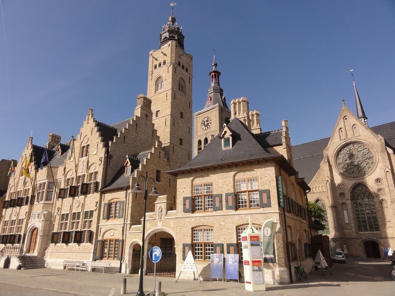 Dixmude town hall