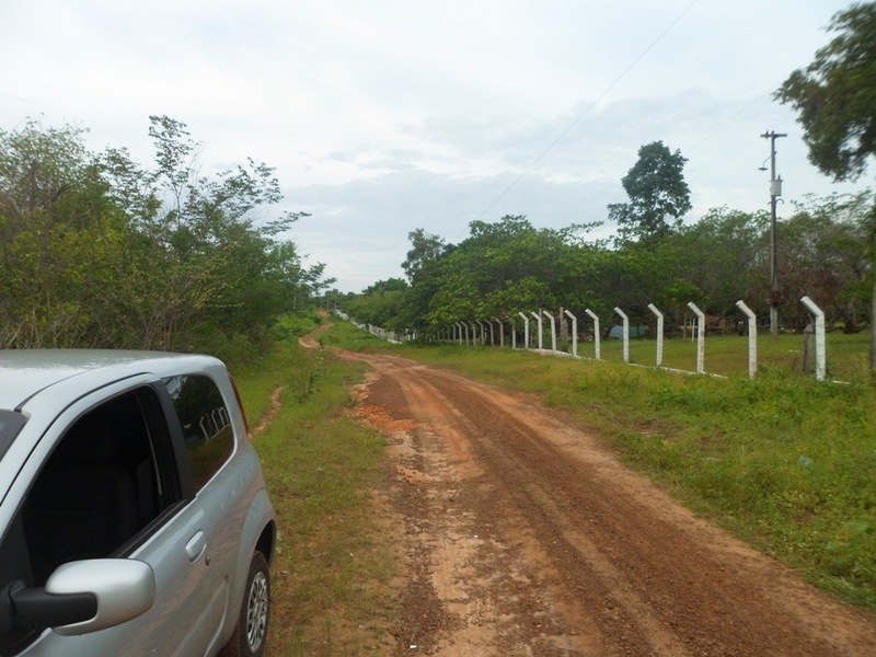 A estrada passa a menos de 100 metros da confluência - road passes less than 100 meters to the confluence