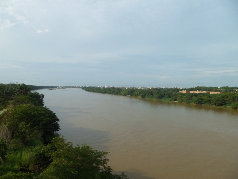 Rio Parnaíba, cidade de Teresina, estado do Maranhão à esquerda e estado do Piauí à direita - Parnaíba river, Teresina city, Maranhão state at the left and Piauí state at the right