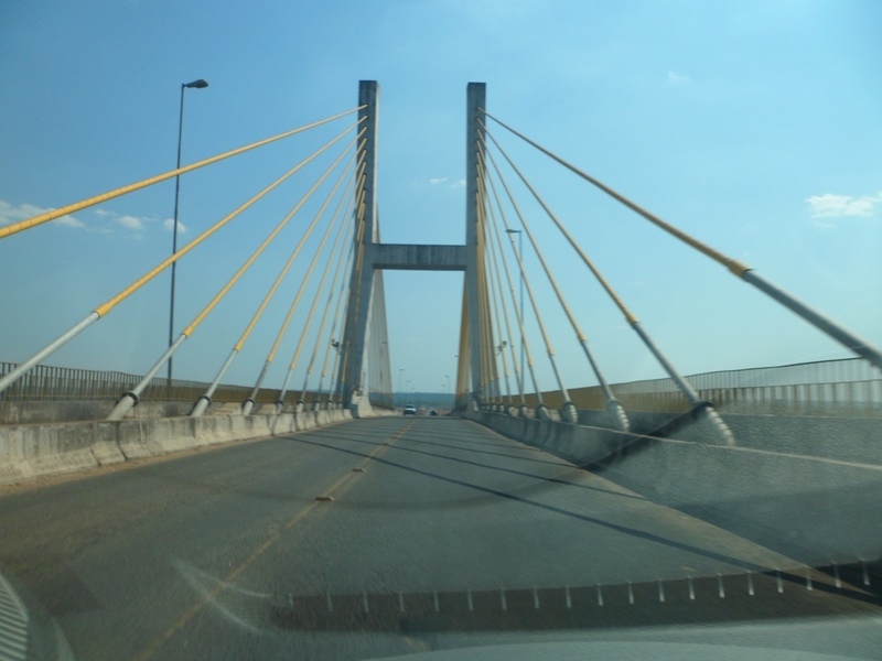 Ponte estaiada sobre o rio Tocantins, divisa entre os estados do Maranhão e do Tocantins - cable-stayed bridge over Tocantins River, state line between Maranhão and Tocantins states