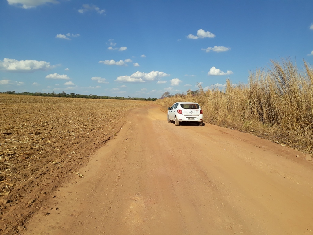 Parei o carro a 1.400 metros da confluência - I stopped the car 1,400 meters to the confluence