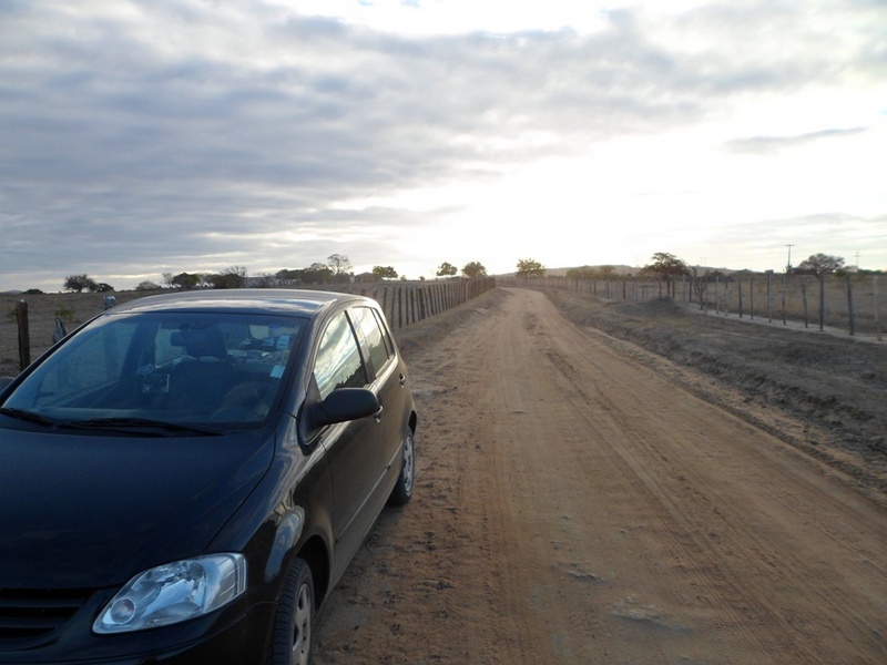 A estrada de terra passa a 133 metros da confluência - dirt road passes 133 meters close to the confluence