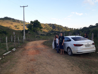 #7: A estrada de terra passa a 240 metros da confluência - dirt road passes 240 meters to the confluence