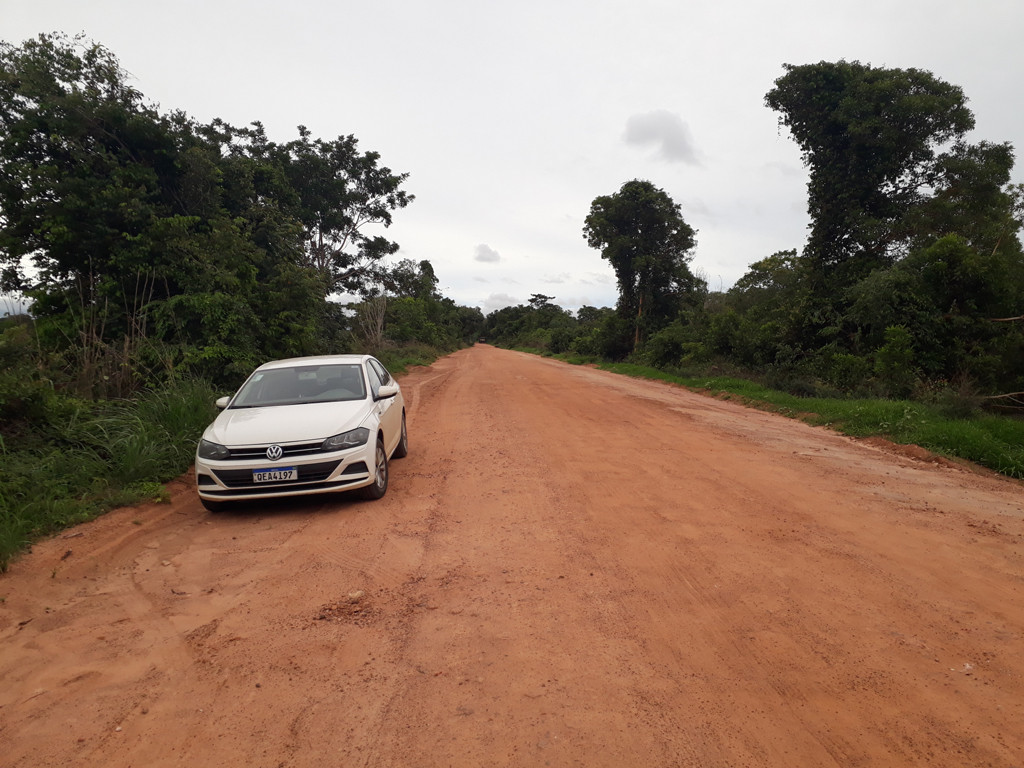 Estrada que dá acesso à confluência - road that access the confluence