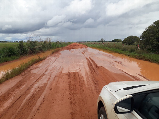 #1: Estrada alagada - flooded road