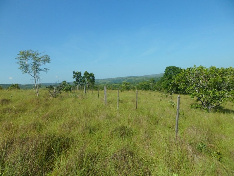 Visão oeste - west view