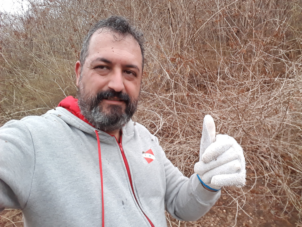 Equipado para enfrentar a mata - equipped to face the forest