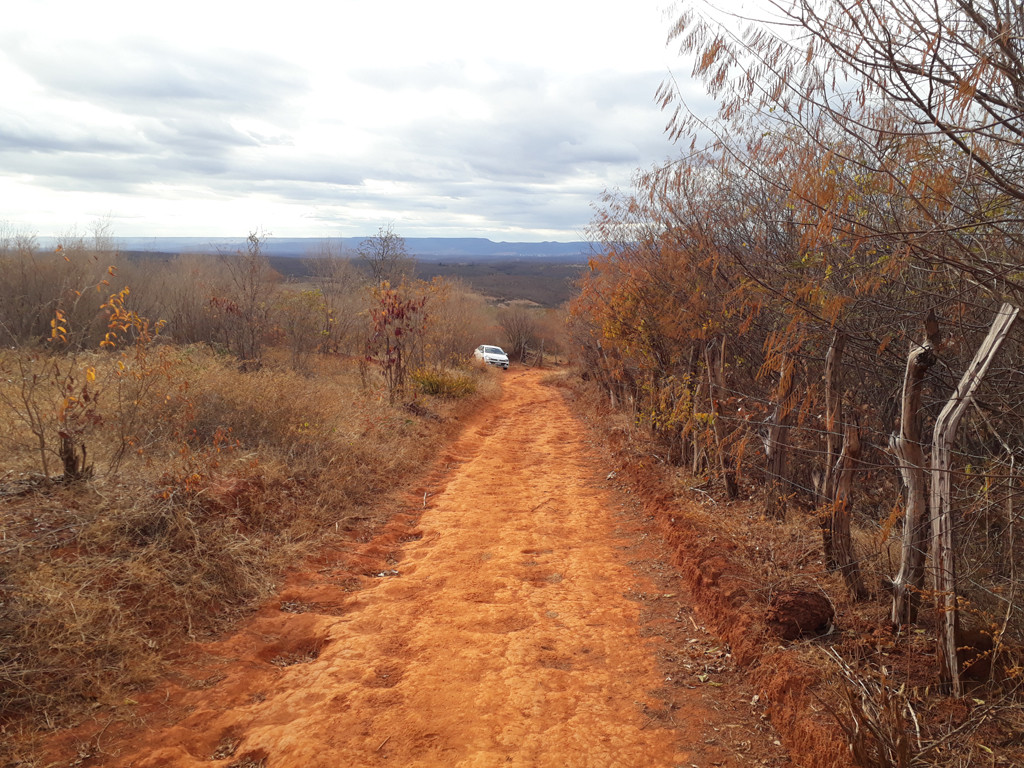 Paramos o carro a 1.100 metros do ponto exato, como na tentativa anterior - we stopped the car 1,100 meters to the exact point, as in the previous attempt