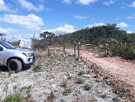 #7: Parei o carro na entrada da Área de Preservação Permanente - I stopped the car in front of the Permanent Preservation Area entrance