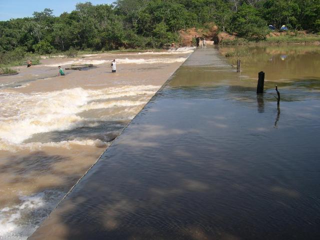 crossing the river Rio de Janeiro road fromTres Marias to Lassance