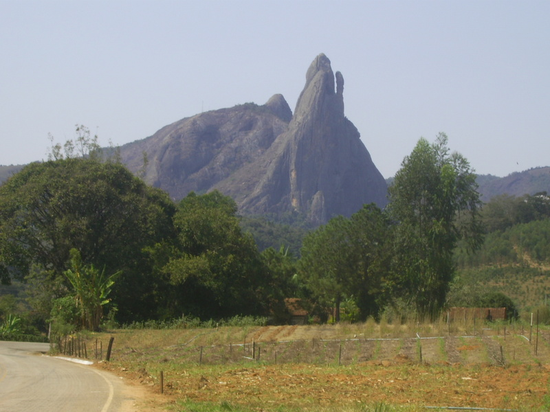 Pedra Três Pontões