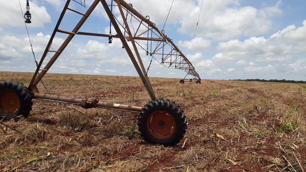 Pivô central de irrigação - center pivot irrigation