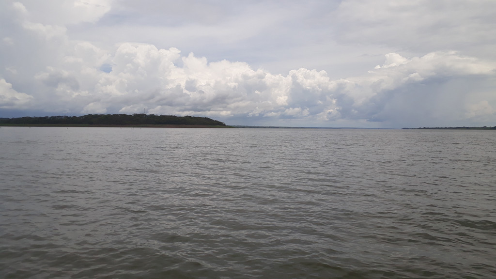 Pedaço de terra onde Minas Gerais acaba, encontro dos rios Paranaíba e Grande - the piece of land where Minas Gerais state ends, confluence between Paranaíba River and Grande River