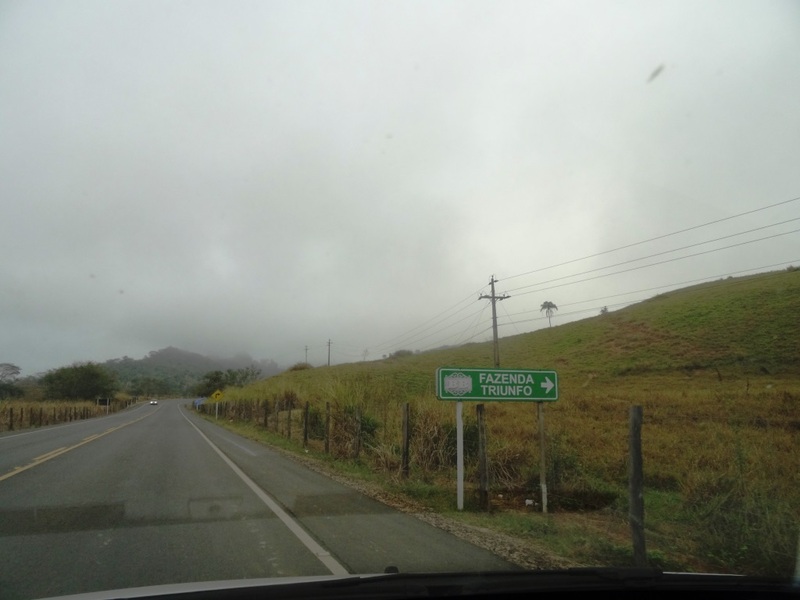 Indicacion desde la ruta. Sign at the road