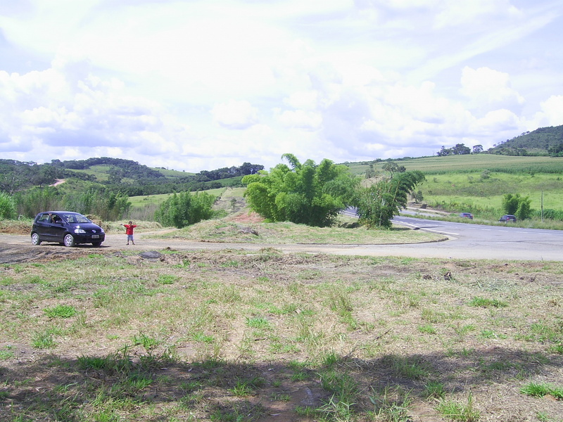 Fernão Dias passa a 2,21 km da confluência - Fernão Dias highway passes 2.21 km close to the confluence