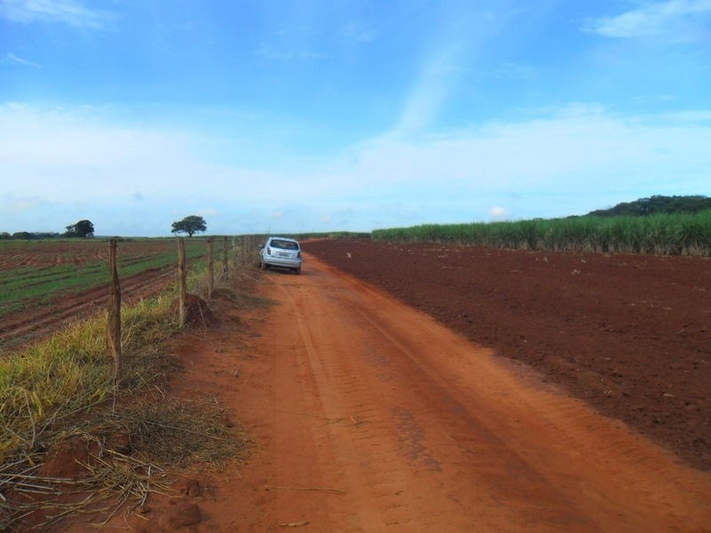 Parei o carro a 35 metros do ponto exato - I stopped the car 35 meters close to the exact point