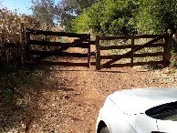 #9: Porteira trancada bloqueando nossa saída - locked gate blocking our way out