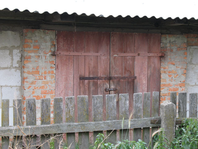 View from the South to the confluence barn