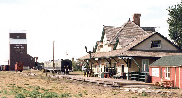 The railway station and elevator in Big Valley