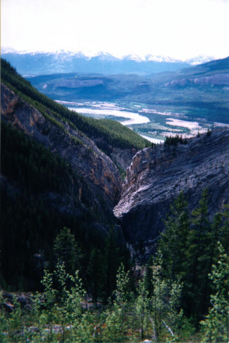 Narrow deep canyon on lower Garonne Creek