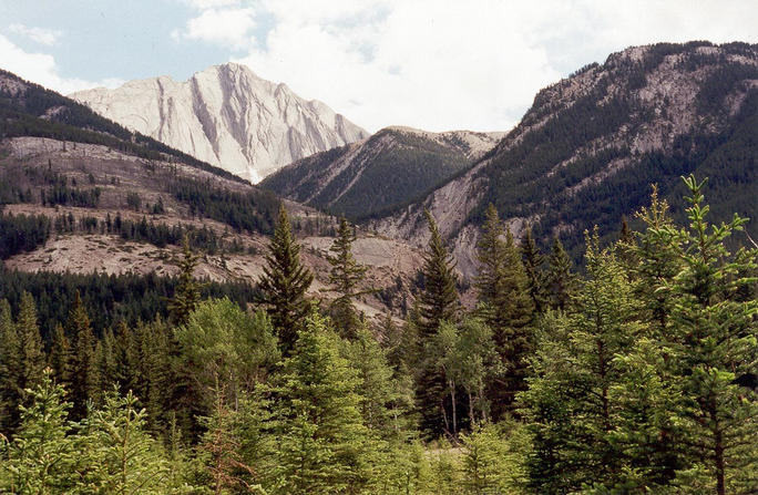 Mount Colin and the Garonne Creek drainage from the Overlander Trail