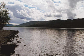 #1: From the shore closest to the confluence, looking South