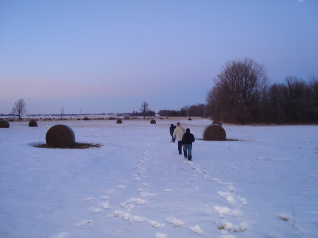 Una pesada caminata de 500 metros sobre la nieve y el barro - A heavy walking of 500 meters on snow and mud