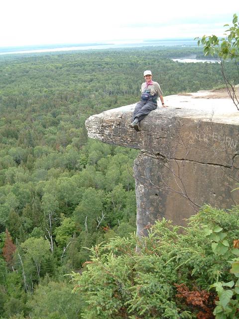 Hiking the "Cup and Saucer" trail along the Niagara Escarpment