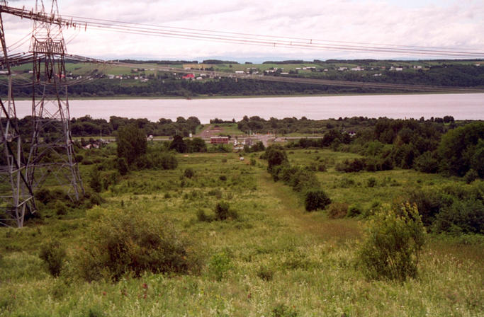 Looking south 100 meters beside the confluence (you can see my car)