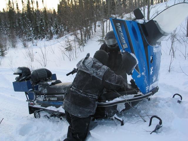 Motoneige à François / François and snowmobile