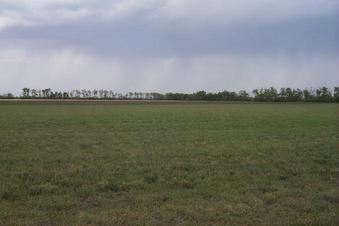 #1: Overview to the north looking towards the confluence in the center of the picture.