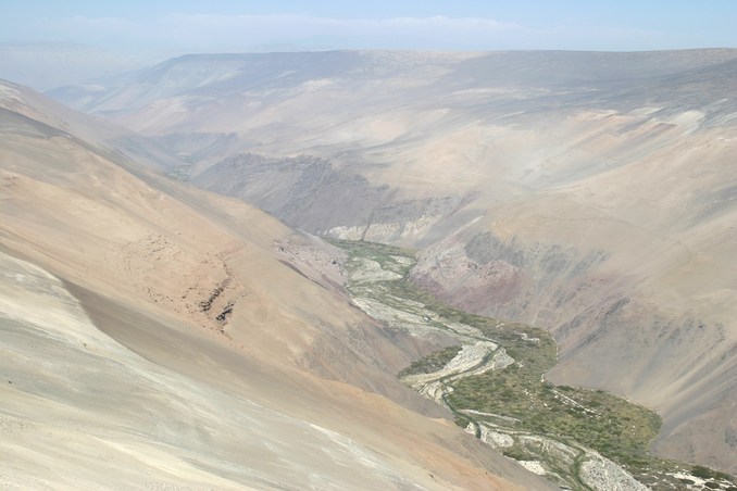 Quebrada Camarones, 10km south of the confluence.