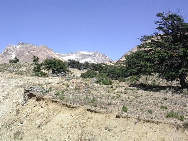 Vista hacia la confluencia desde el punto más cercano -View to the confluence from the nearest point