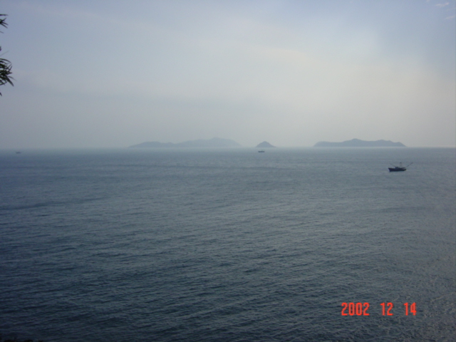 Henggang Island to the south, beyond which lies the confluence.