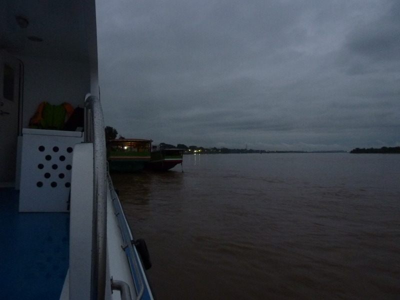 Early morning on the Maekong river