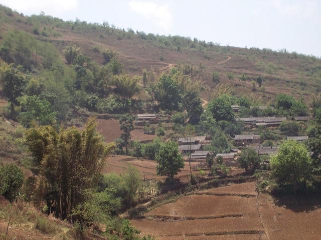 South view contains the nearby village of Pin Zhan Jie.