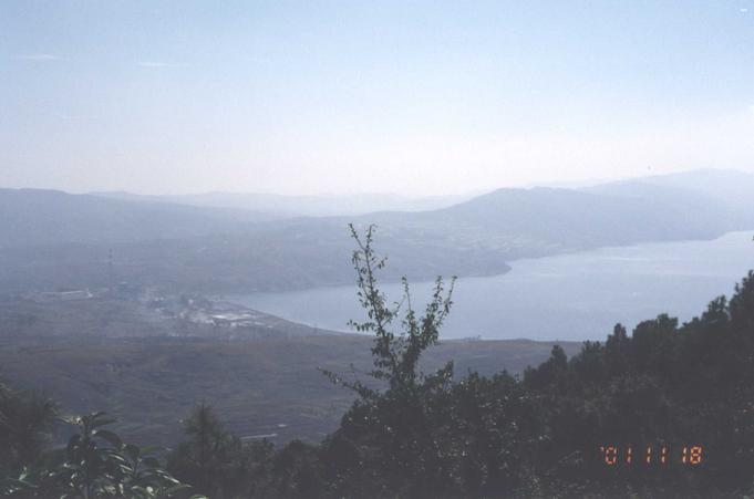 A view over the confluence towards Yangzong Hai.