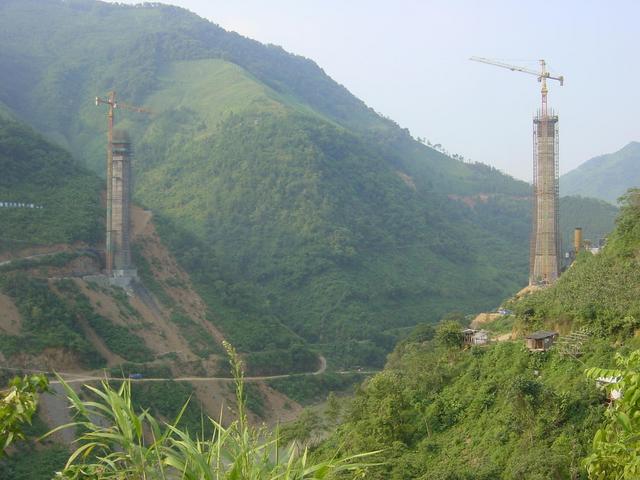 New bridge being built high above the Buliu River at Banai