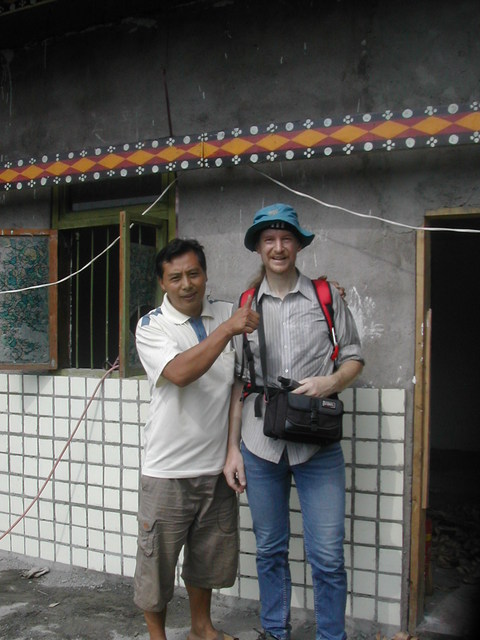 Targ with Jǐng'é Shāshā, the chief of Gǔjǐng Village.