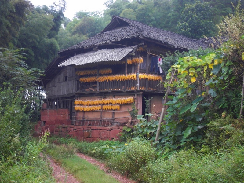 Peaceful house on the way to the confluence.