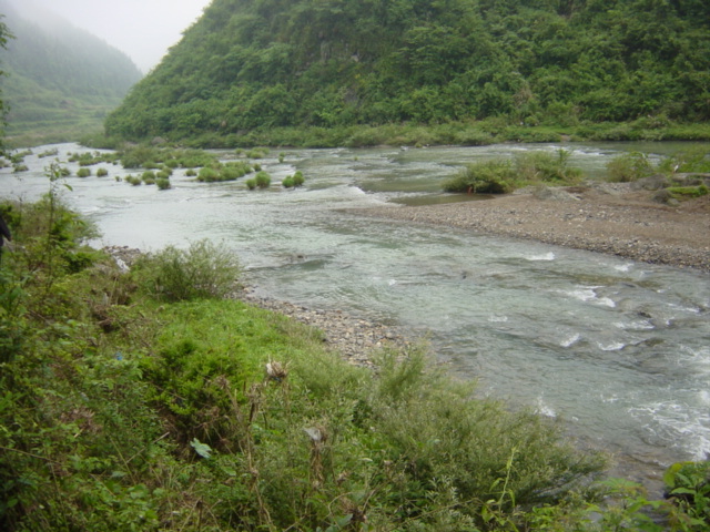River confluence, where the Dafuxi (foreground) flows south into the Niuchehe
