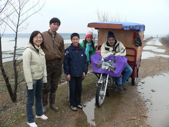 Three-wheeler we travelled in from Quanwang to Songwang, left to right: Xu Jing, driver, Xu Hui, Liu Zifeng and Tony, Qu River in the background