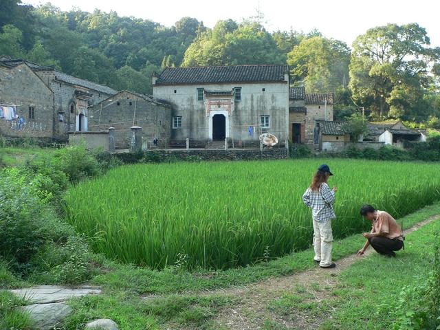 Ah Feng and Mr Hu at Yanwogu Village, across river from Naitan Village.