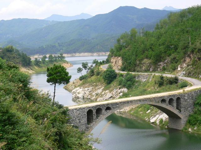 Honghua Dam.