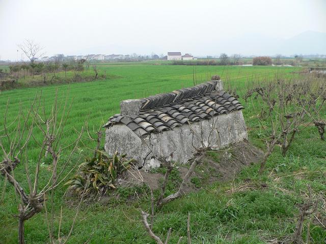 Looking southeast over the general confluence area from nearby grave