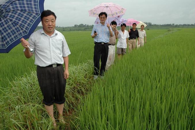 Six barefoot doctors and all first-time line hunters