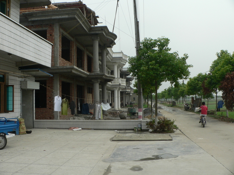 Some elaborate houses on Máojiādài Street