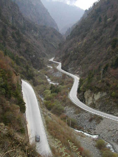 Wicked downhill ride toward Pingwu
