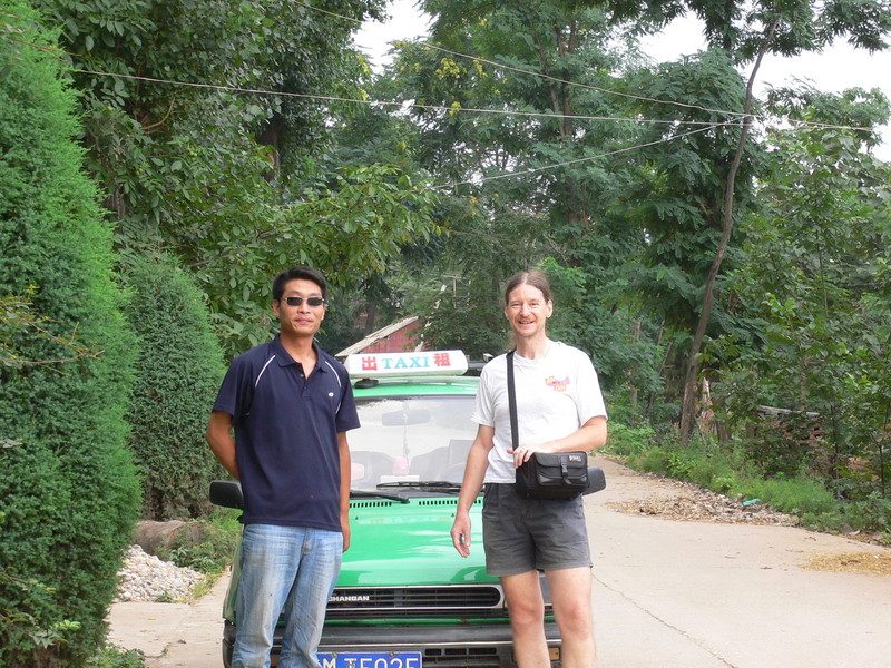 Targ and our taxi driver in Xiàliǔ Village