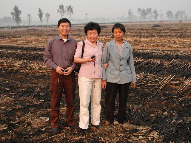 Line hunters - Button and Ms. Liu with Ms. Wong the farmer